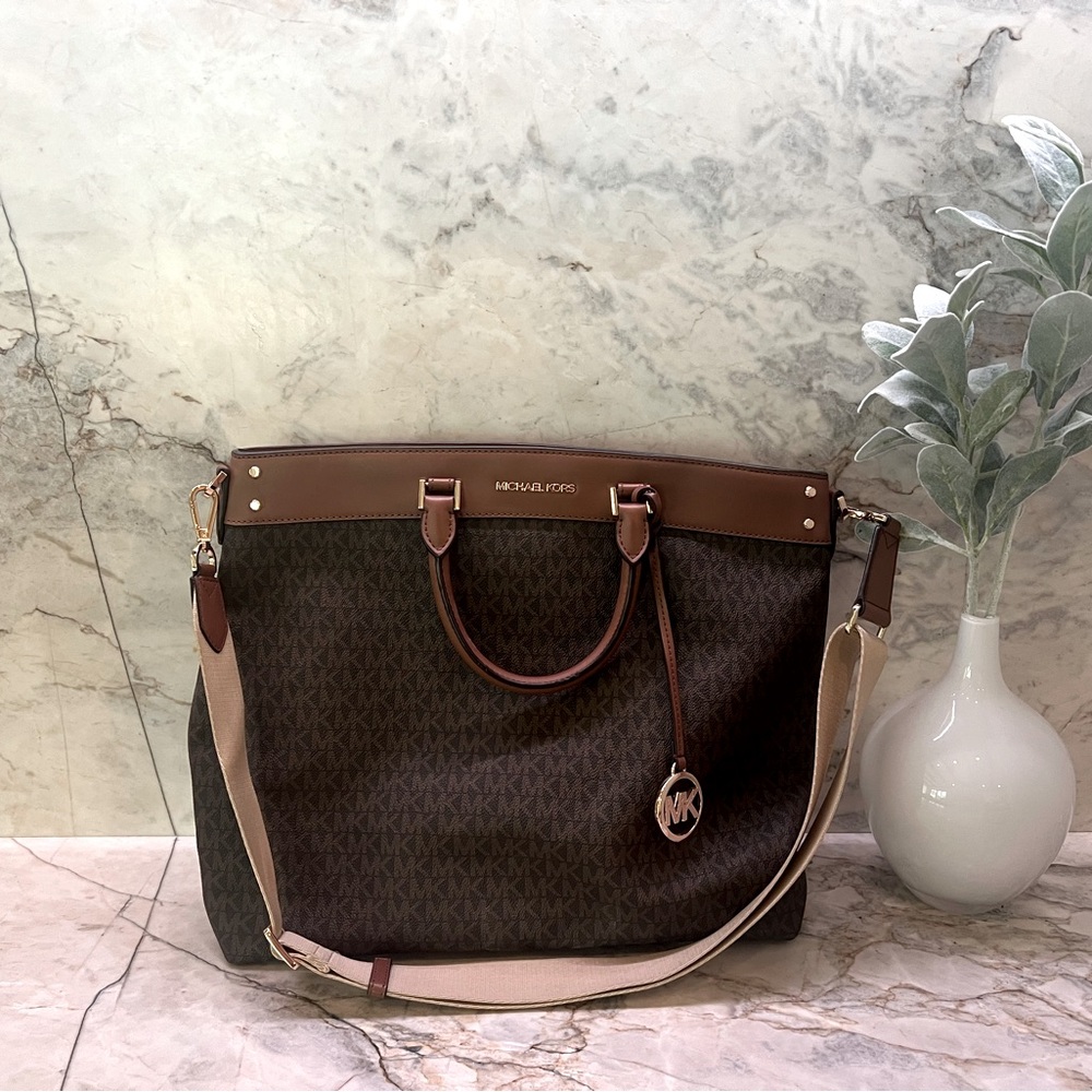 Michael Kors Cross Body Purse